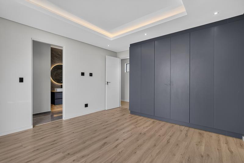5 Bedroom Property for Sale in Bryanston Gauteng