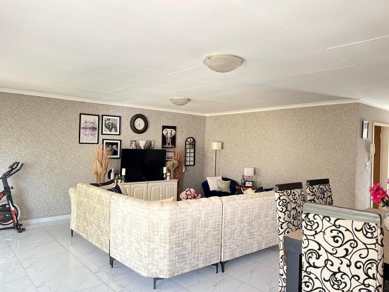 2 Bedroom Property for Sale in Lindhaven Gauteng