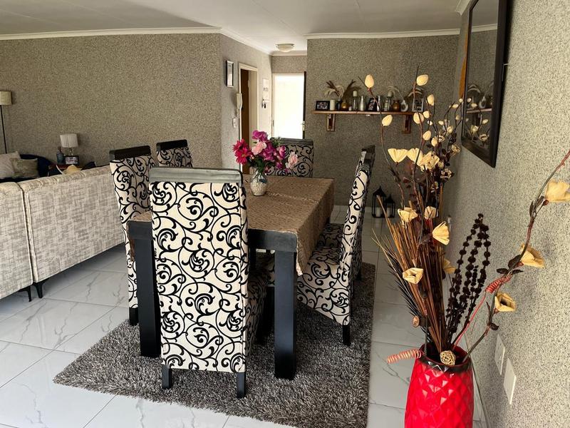 2 Bedroom Property for Sale in Lindhaven Gauteng