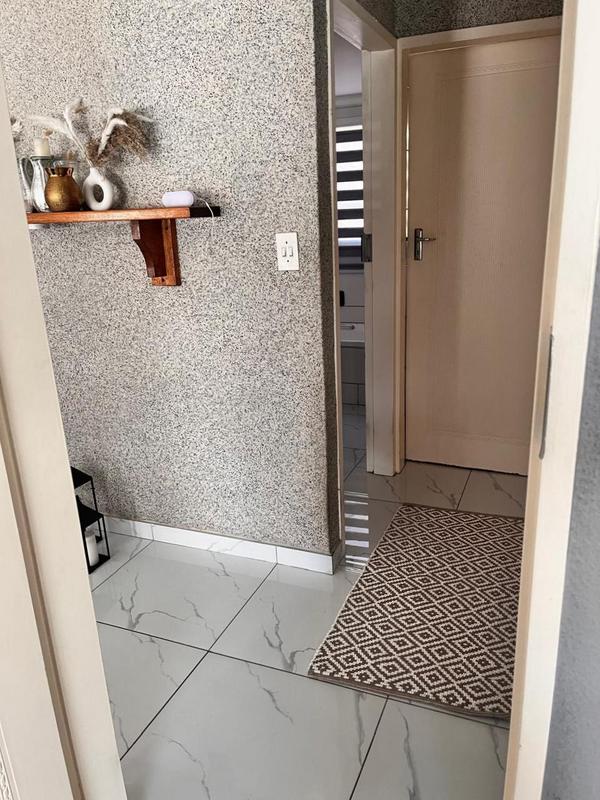 2 Bedroom Property for Sale in Lindhaven Gauteng