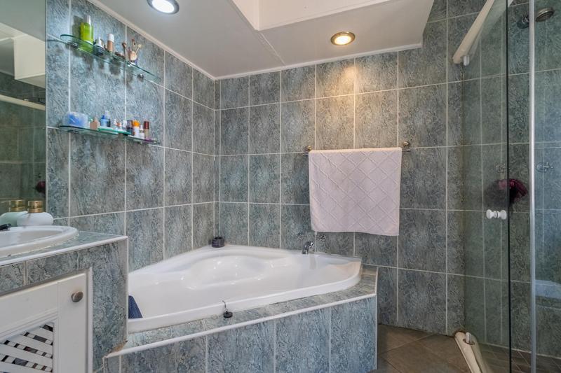 To Let 4 Bedroom Property for Rent in Bedford Park Gauteng