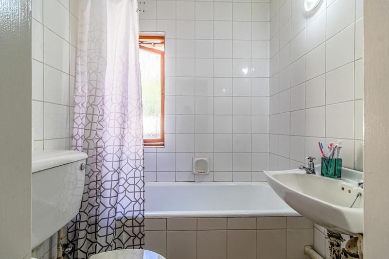 To Let 4 Bedroom Property for Rent in Bedford Park Gauteng