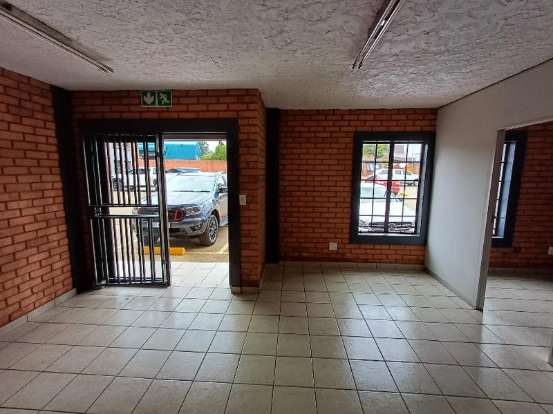 To Let Commercial Property for Rent in Hennopspark Gauteng