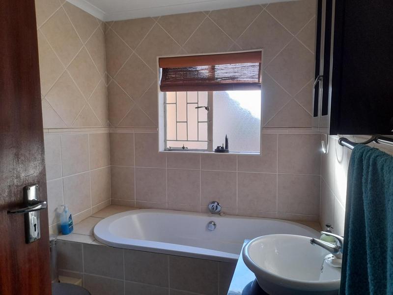 2 Bedroom Property for Sale in Pomona Gauteng
