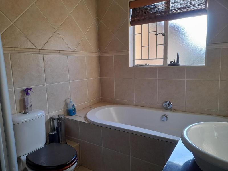 2 Bedroom Property for Sale in Pomona Gauteng