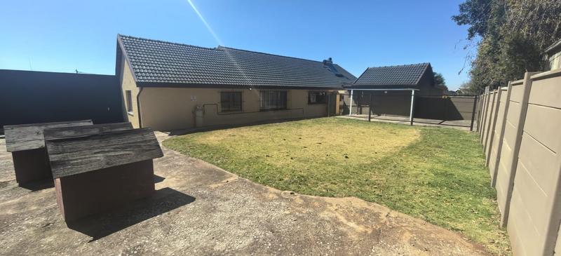 3 Bedroom Property for Sale in Horison Gauteng