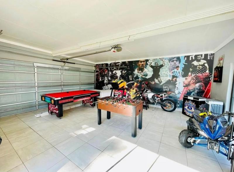 4 Bedroom Property for Sale in Brackendowns Gauteng