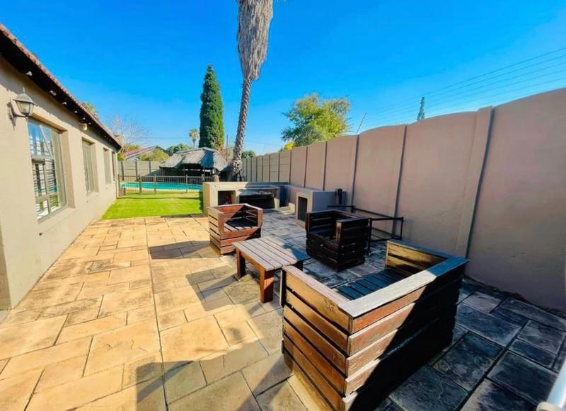 4 Bedroom Property for Sale in Brackendowns Gauteng