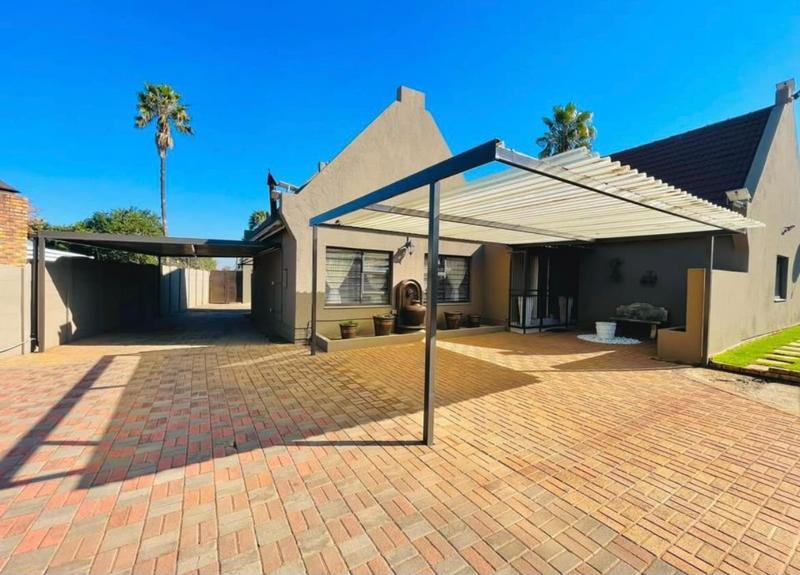4 Bedroom Property for Sale in Brackendowns Gauteng