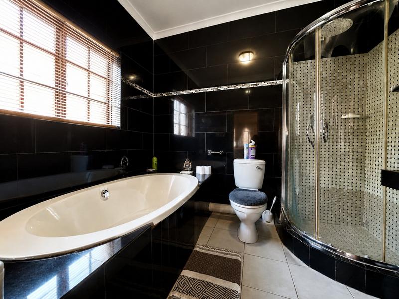 3 Bedroom Property for Sale in Ninapark Gauteng
