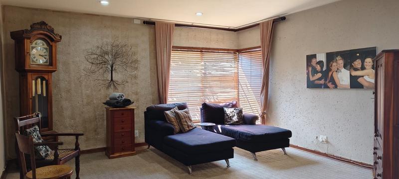 5 Bedroom Property for Sale in Brentwood Gauteng
