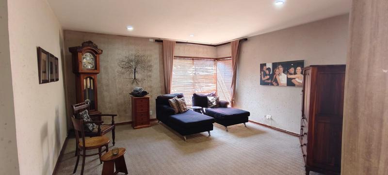 5 Bedroom Property for Sale in Brentwood Gauteng