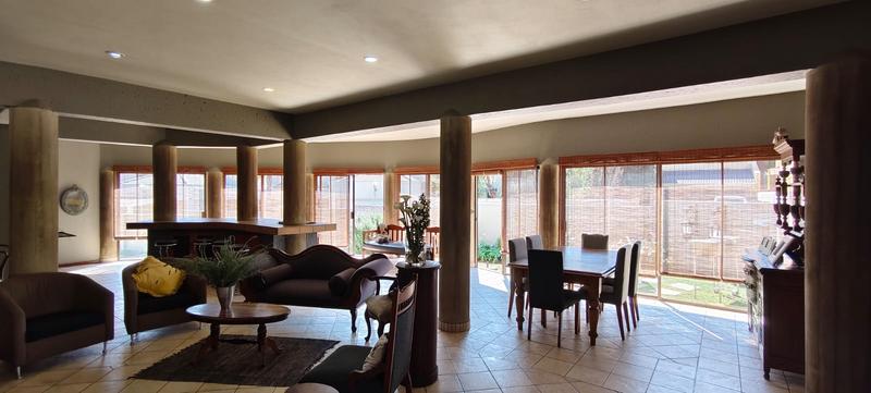 5 Bedroom Property for Sale in Brentwood Gauteng