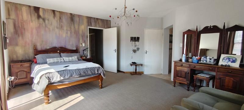 5 Bedroom Property for Sale in Brentwood Gauteng