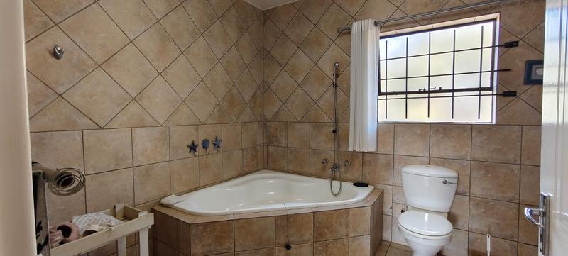 5 Bedroom Property for Sale in Brentwood Gauteng