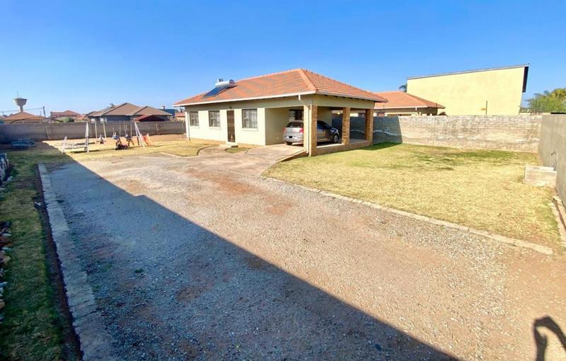 3 Bedroom Property for Sale in Azaadville Gardens Gauteng