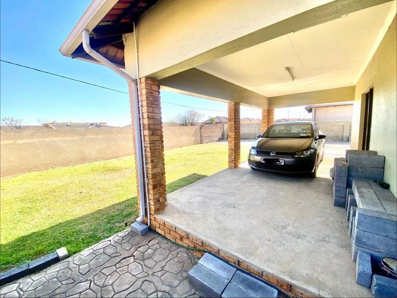 3 Bedroom Property for Sale in Azaadville Gardens Gauteng