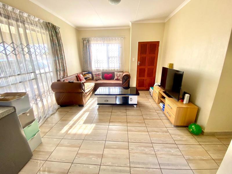 3 Bedroom Property for Sale in Azaadville Gardens Gauteng