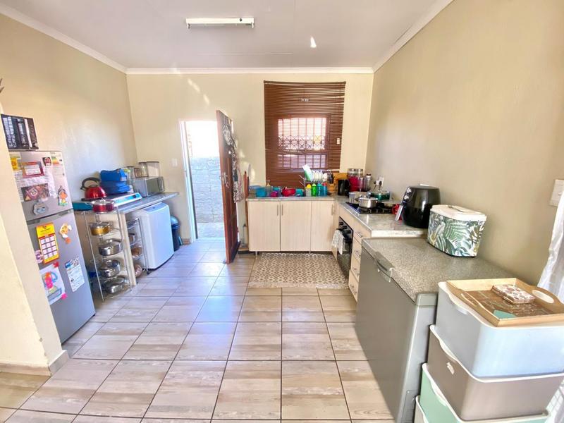3 Bedroom Property for Sale in Azaadville Gardens Gauteng