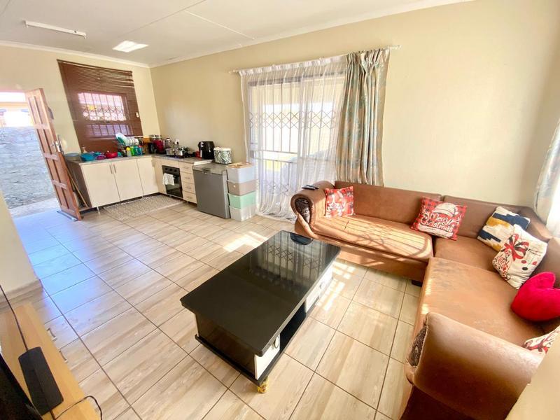 3 Bedroom Property for Sale in Azaadville Gardens Gauteng