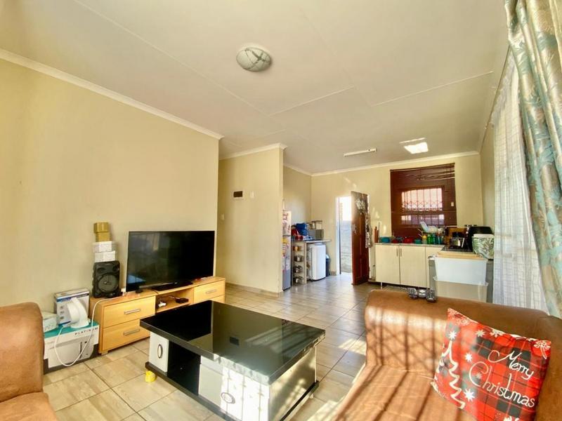 3 Bedroom Property for Sale in Azaadville Gardens Gauteng