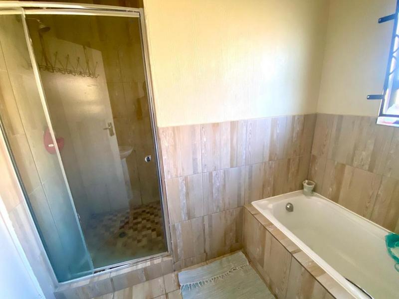 3 Bedroom Property for Sale in Azaadville Gardens Gauteng