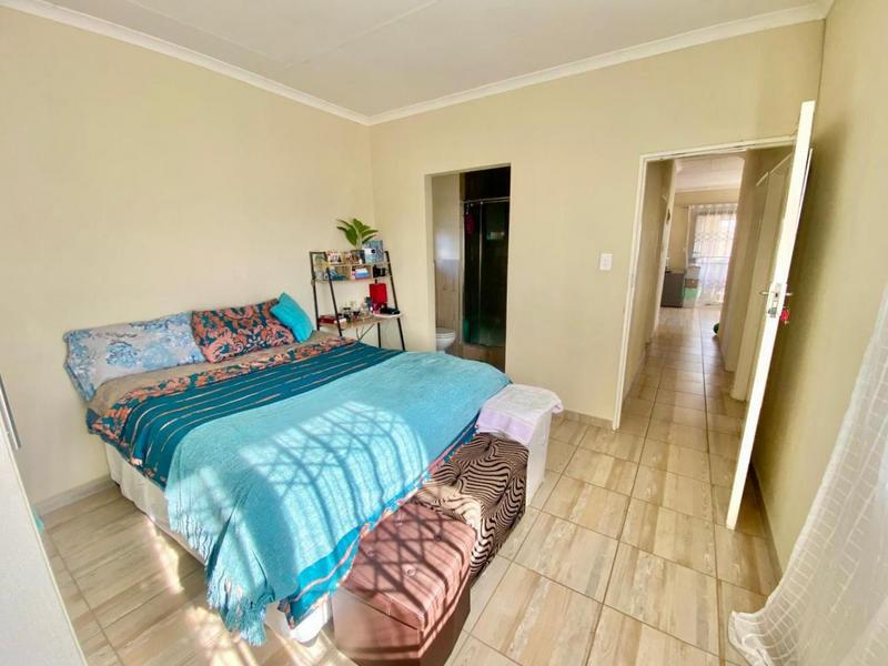 3 Bedroom Property for Sale in Azaadville Gardens Gauteng
