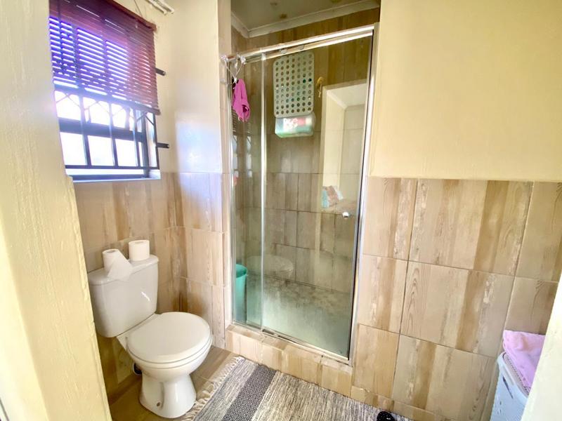 3 Bedroom Property for Sale in Azaadville Gardens Gauteng