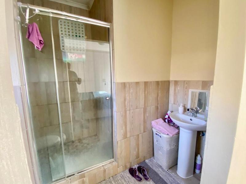 3 Bedroom Property for Sale in Azaadville Gardens Gauteng