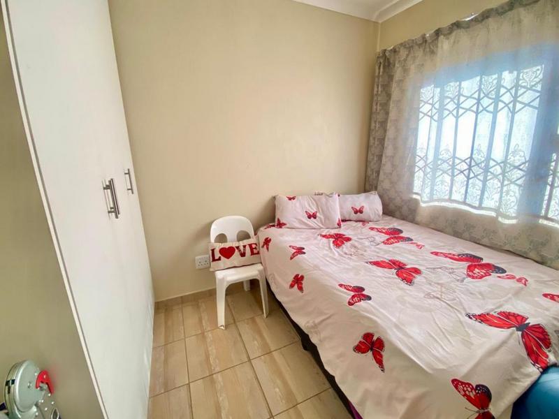 3 Bedroom Property for Sale in Azaadville Gardens Gauteng