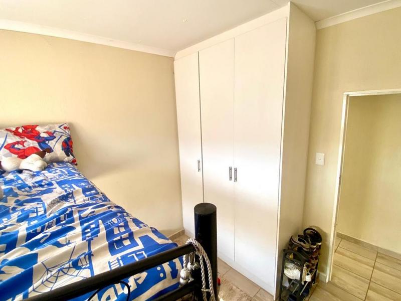 3 Bedroom Property for Sale in Azaadville Gardens Gauteng