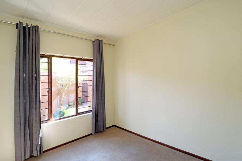 2 Bedroom Property for Sale in Magaliessig Gauteng