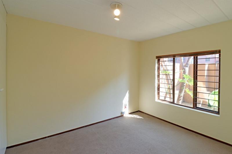 2 Bedroom Property for Sale in Magaliessig Gauteng