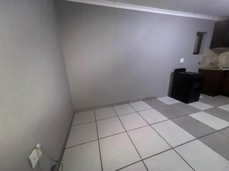 2 Bedroom Property for Sale in Protea Glen Gauteng