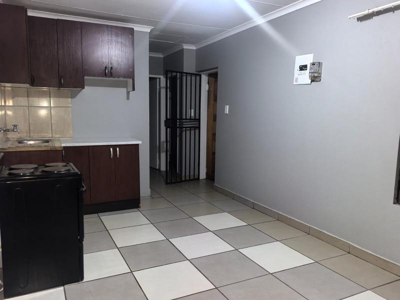 2 Bedroom Property for Sale in Protea Glen Gauteng
