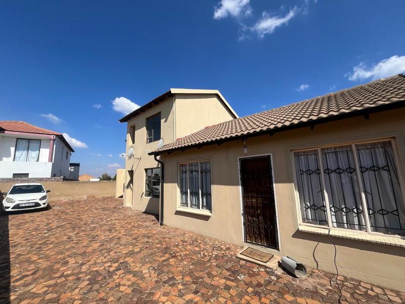 To Let 2 Bedroom Property for Rent in Protea Glen Gauteng