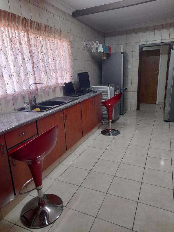 To Let 2 Bedroom Property for Rent in South Crest Gauteng