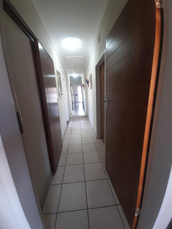 To Let 2 Bedroom Property for Rent in South Crest Gauteng
