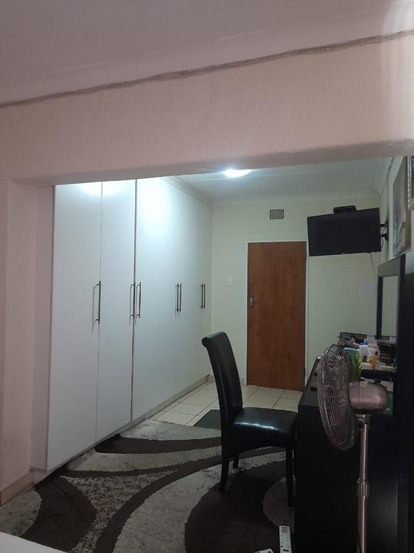 To Let 2 Bedroom Property for Rent in South Crest Gauteng