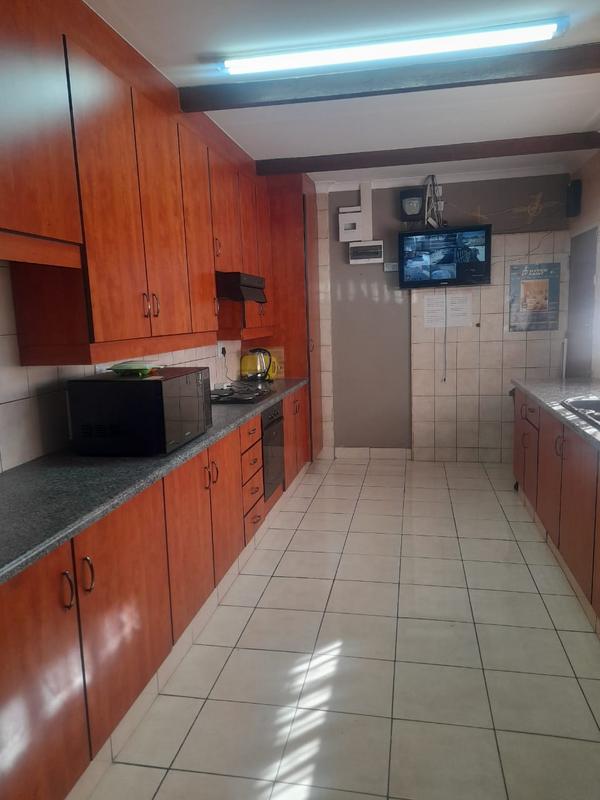 To Let 2 Bedroom Property for Rent in South Crest Gauteng