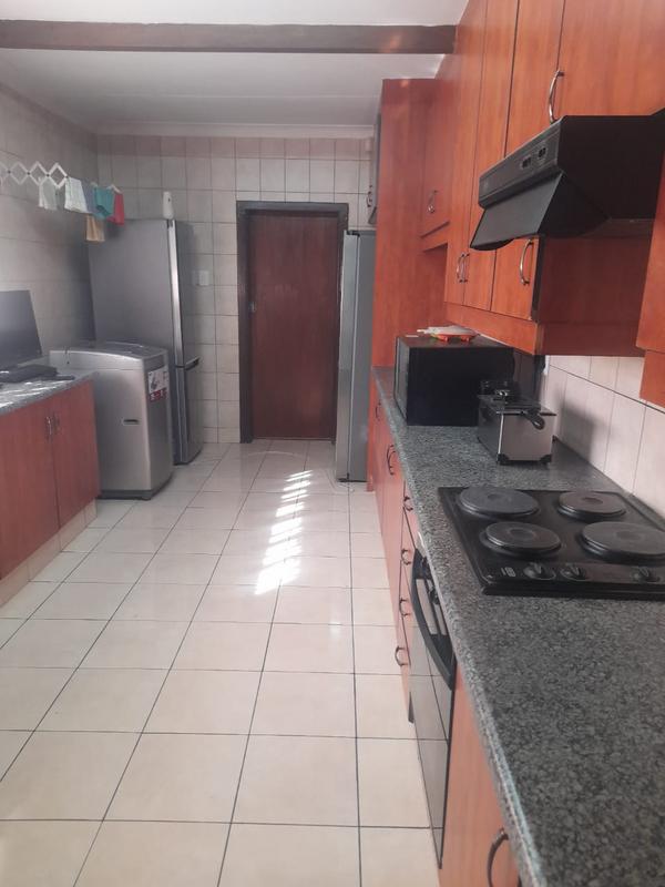 To Let 2 Bedroom Property for Rent in South Crest Gauteng