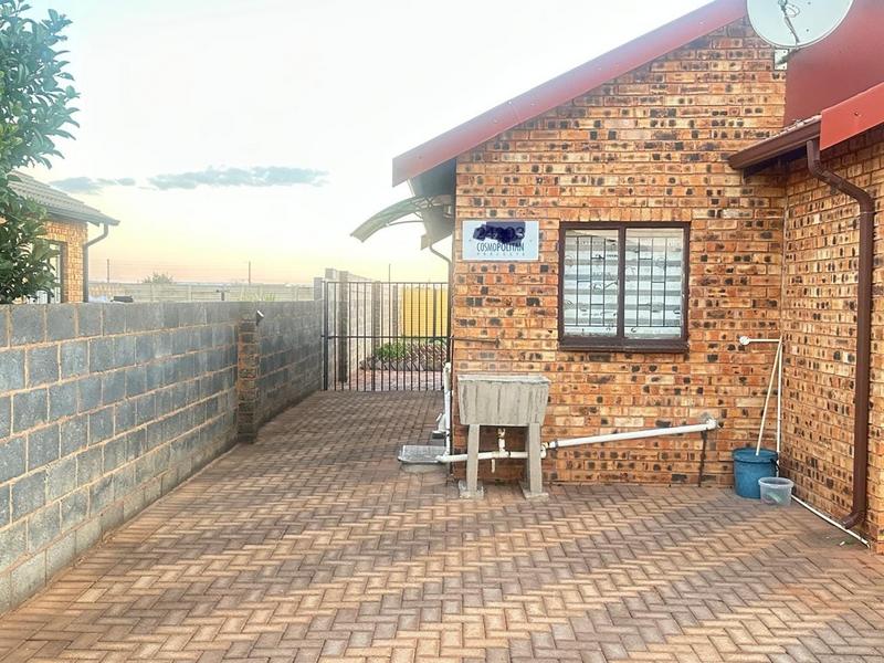 To Let 3 Bedroom Property for Rent in Protea Glen Gauteng