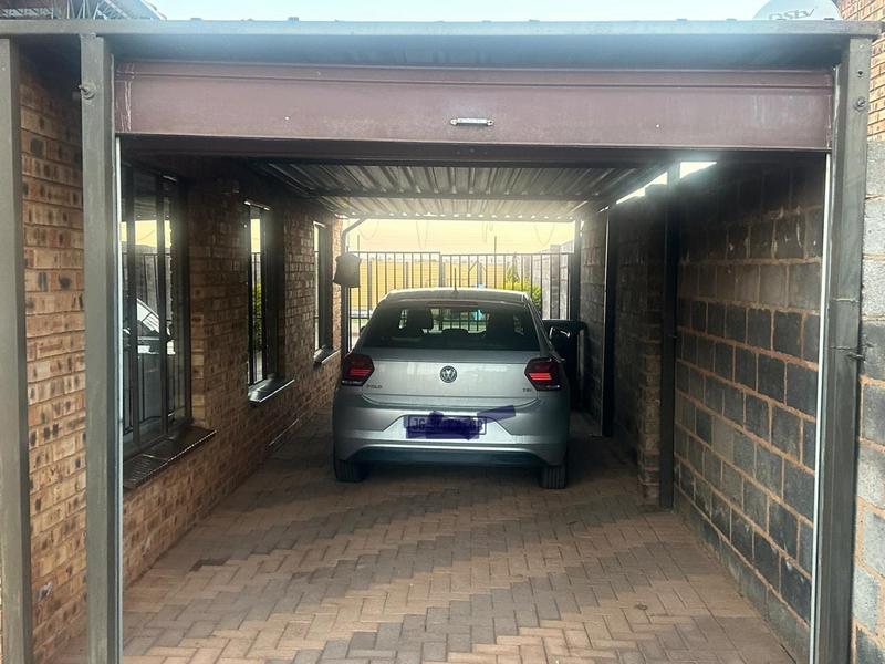 To Let 3 Bedroom Property for Rent in Protea Glen Gauteng