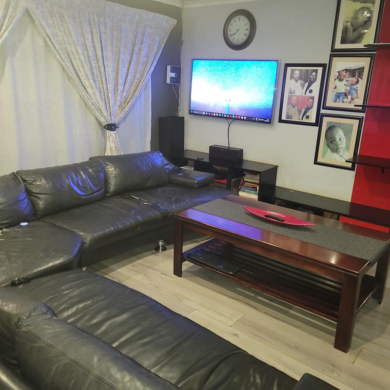 4 Bedroom Property for Sale in Protea Glen Gauteng
