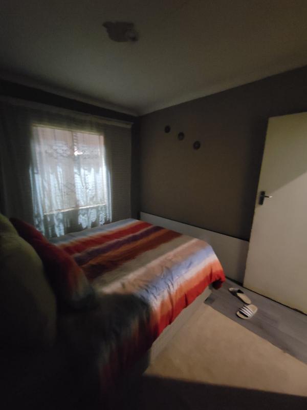 4 Bedroom Property for Sale in Protea Glen Gauteng