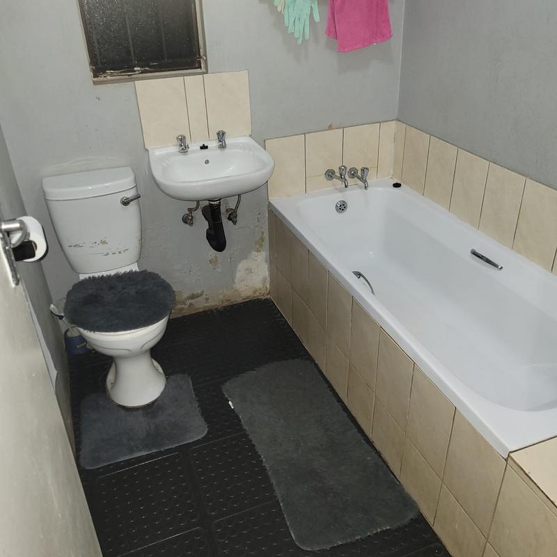 4 Bedroom Property for Sale in Protea Glen Gauteng