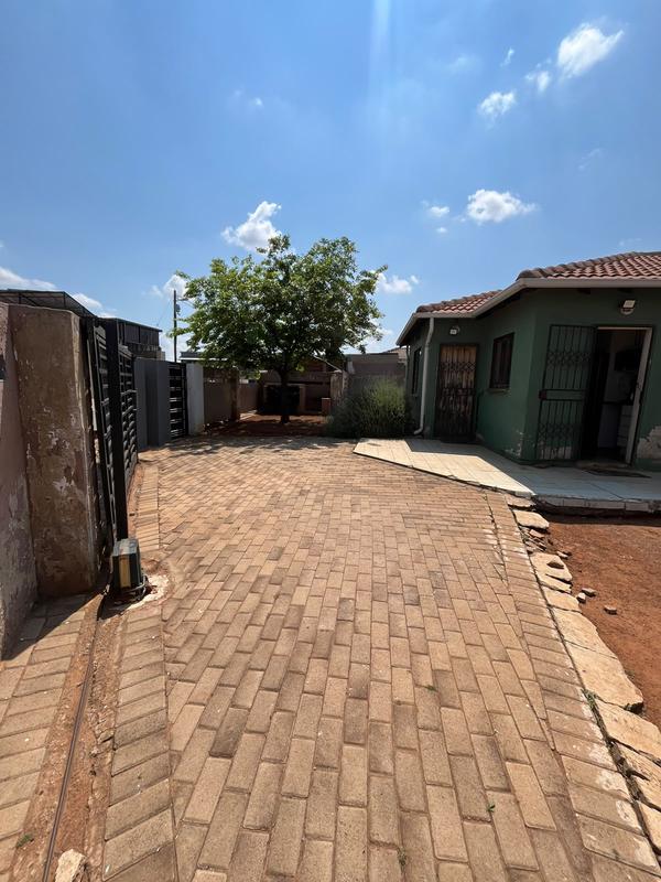 3 Bedroom Property for Sale in Protea Glen Gauteng