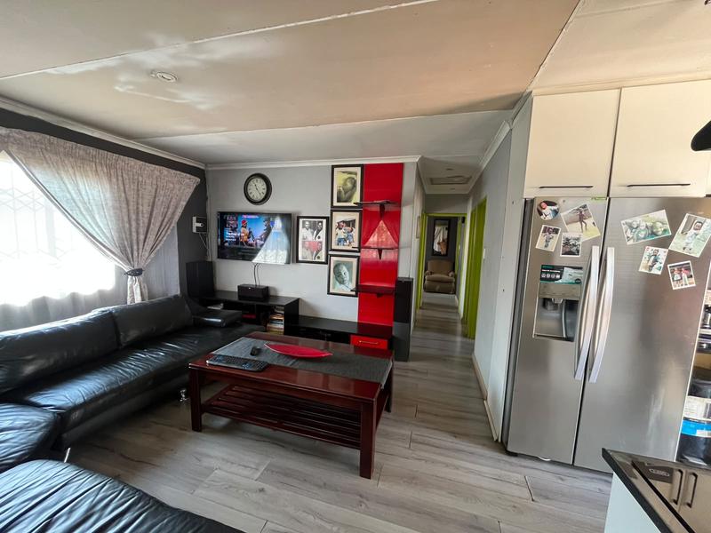 3 Bedroom Property for Sale in Protea Glen Gauteng