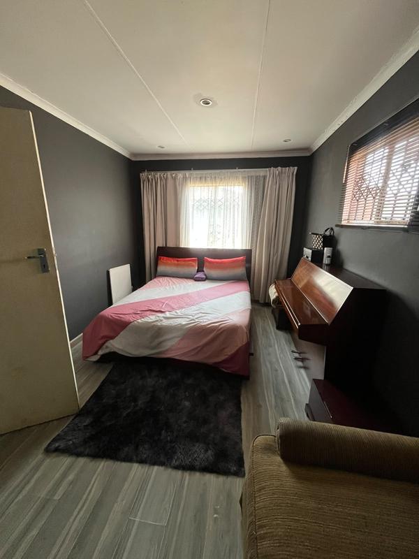 3 Bedroom Property for Sale in Protea Glen Gauteng