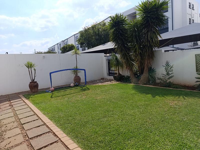 3 Bedroom Property for Sale in Greenstone Hill Gauteng